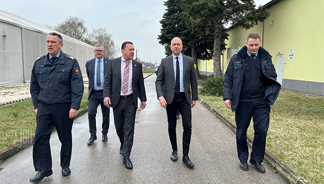 A Tököli Országos Büntetés-végrehajtási Intézetben tett látogatást az alapvető jogok biztosa